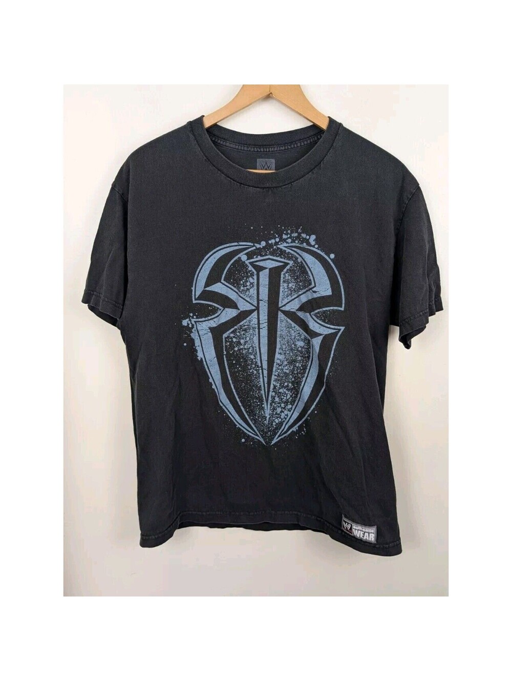 Roman Reigns Large L WWE Black T-shirt Authentic Wear Wrestling